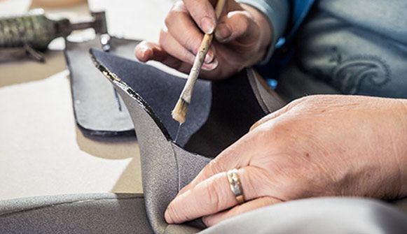 Camaro Wasserski- & Wakeboarding-Bekleidung Wasserski- und Wakeboarding-Bekleidung wird hergestellt